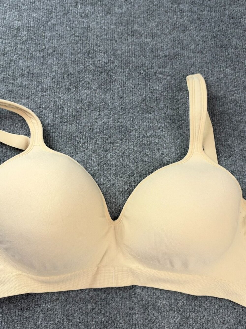 Underoutfit Style 460 Bra Womens XL Tan Beige Wire-Free Light Foam Cups Lift
